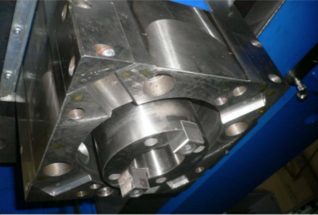 VBM Series, Live Spindle Ram